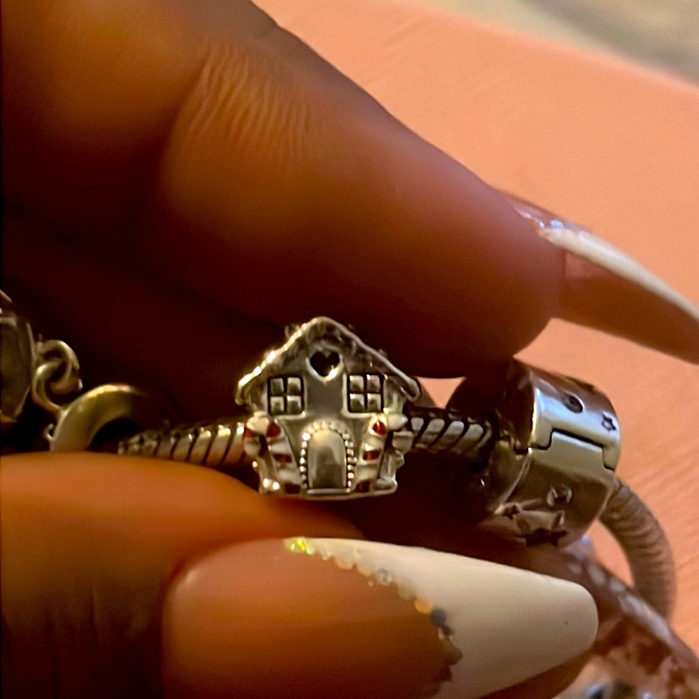 Pandora gingerbread house charm